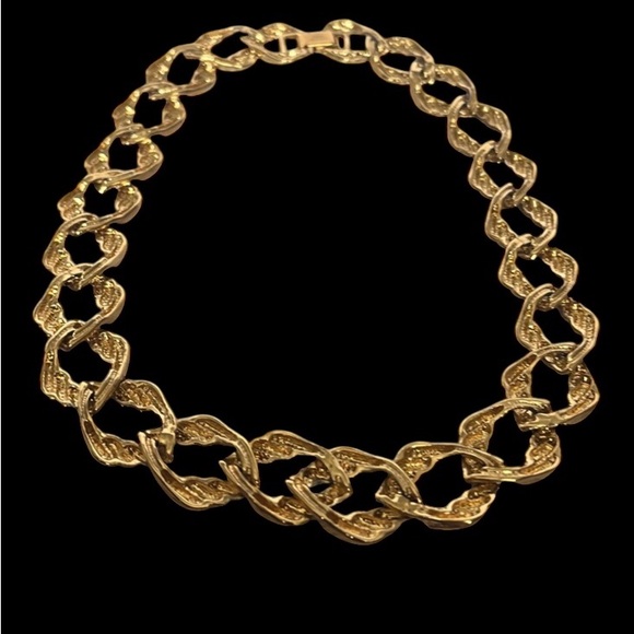 Vintage Napier Gold Tone Link Chain Choker. Pre owned - Picture 2 of 4